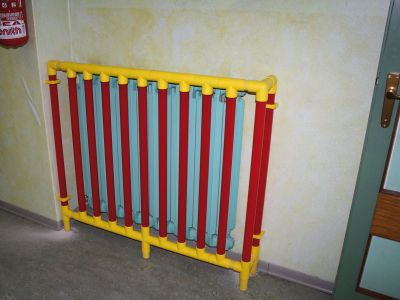 Copri-termosifone-Bio-eco-giallo-rosso-ambientato-075-BTE
