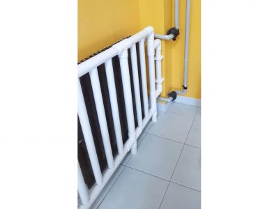 Protezione-in-plastica-per-caloriferi-scuola-materna-075-8-spalla-partic1